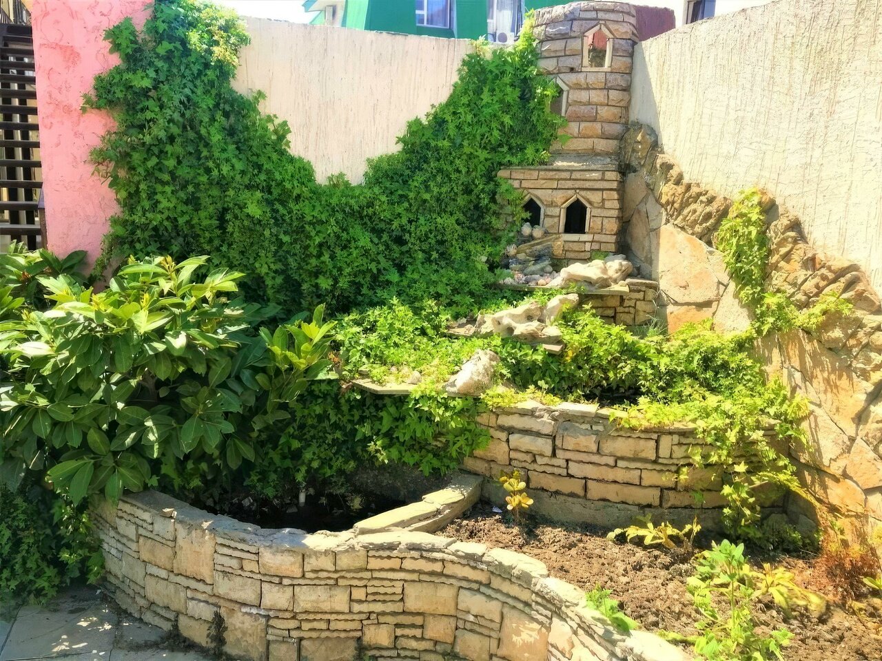 Гостевой дом La Familia Анапа-7