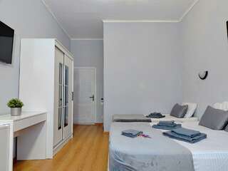 Гостевой дом La Familia Анапа Номер полулюкс семейный-5