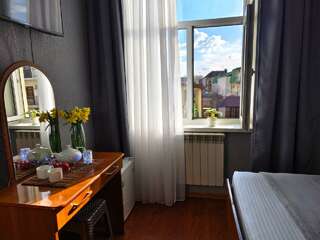 Гостевой дом La Familia Анапа 3-местный номер полулюкс-2