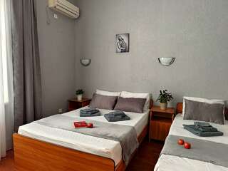 Гостевой дом La Familia Анапа 3-местный номер полулюкс-6