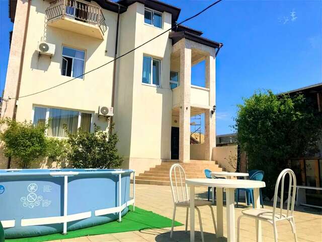 Гостевой дом La Familia Анапа-15